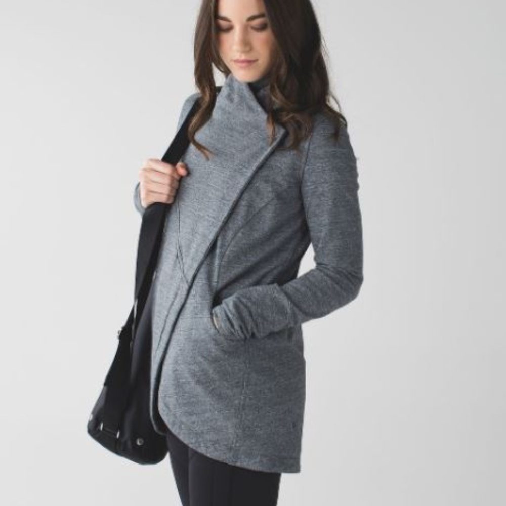 Lululemon that’s a wrap jacket/cardigan, sz 6, EUC